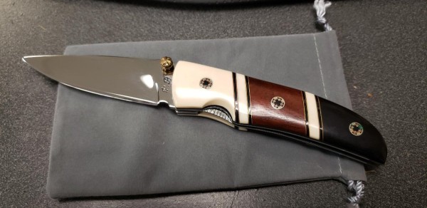 custom knife number 2.jpg