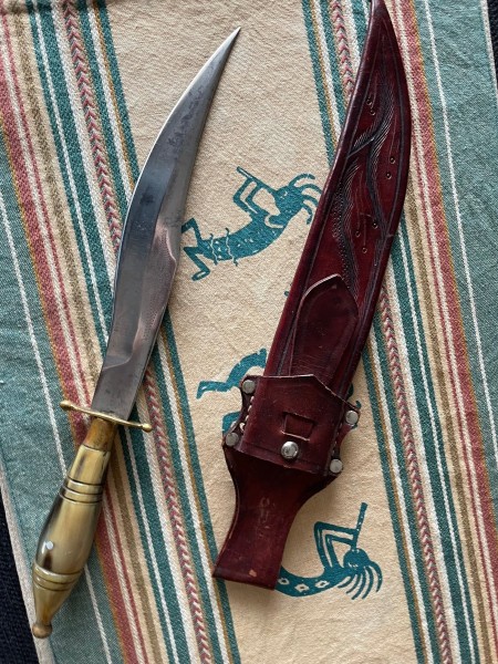 A scorpion tip bowie from Ecuador