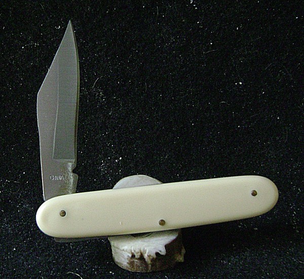 Frost Cutlery Proud Viet Nam Veteran - Pile Open.JPG