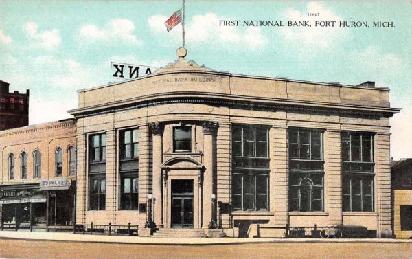 Postcard of the FIRST NATIONAL BANK, PORT HURON, MICHIGAN.