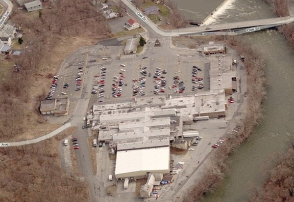 Walden Knife Co Thruway Shopping Center.jpg