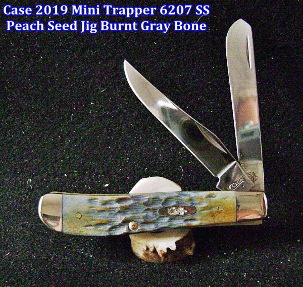 Case 2019 Mini Trapper 6207 SS Peach Seed Jig Burnt Gray Bone - Labeled.JPG