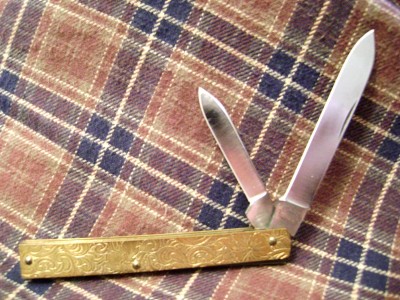 Queen Brass Handle.jpg