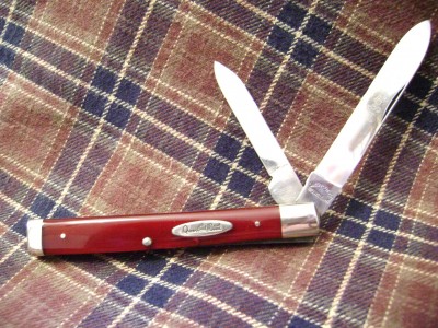Queen Red Handle.jpg