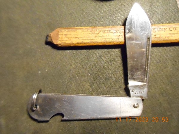 1st one of these PALs I've seen. Big ol' spear point with half stop. Factory edge, the tang stamp is very light on the upper word "CUTLERY" of the normal arched stamp, PAL CUTLERY CO.