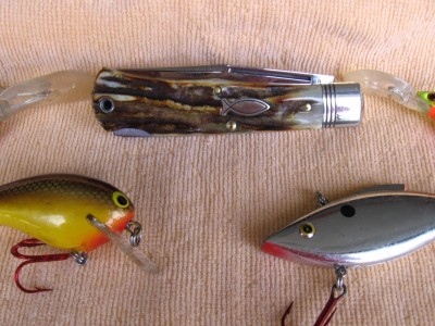 #721110 Mini-Hunter Lockback.JPG