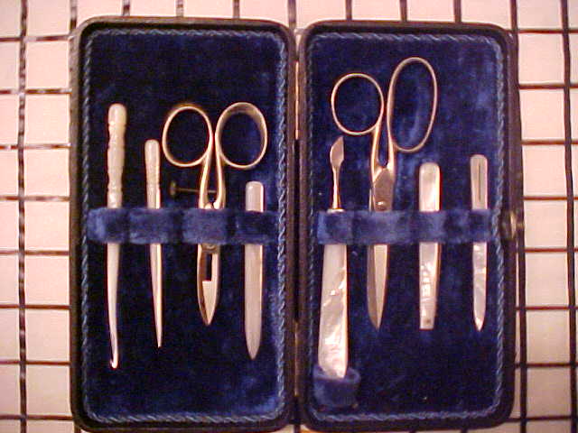 JAHenckelsManicureSet1.JPG
