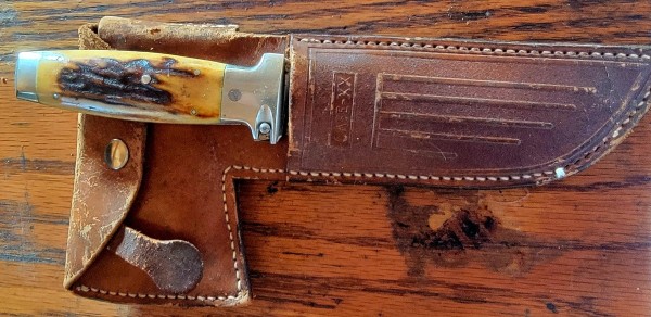 Hachet in sheath.jpg