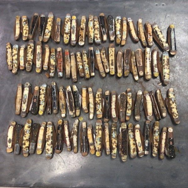 85 Bulldog Knives Offgassed In Safe.jpg