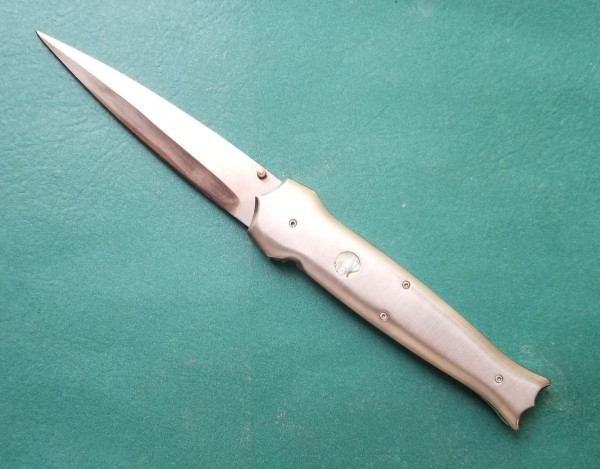 Knife.jpg