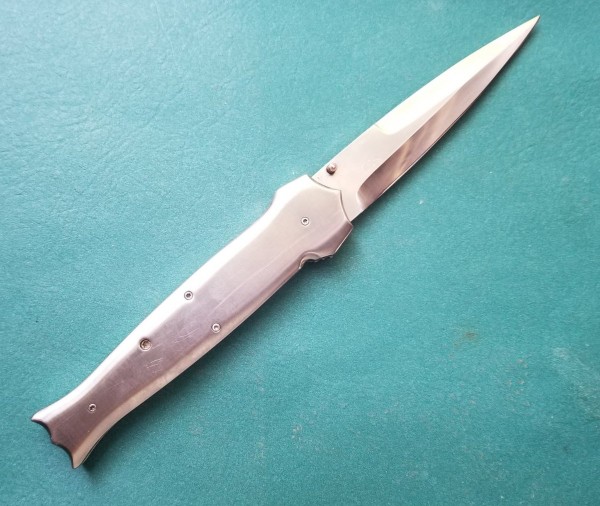 Knife 2.jpg