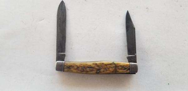 eBay Knife.<br />This is NOT my pocket knife. These are NOT my pictures.