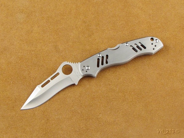 Spyderco C102P Adventura.jpg