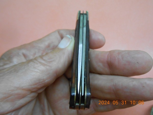 Blades are centered in the well