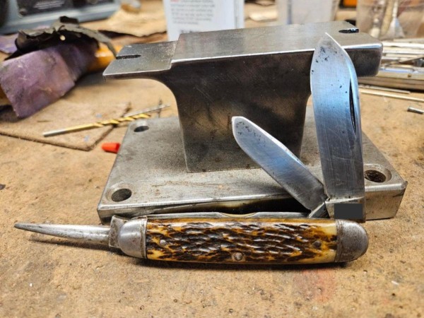 Mystery knife 22.jpg
