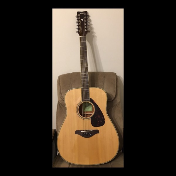 Yamaha FG820-12