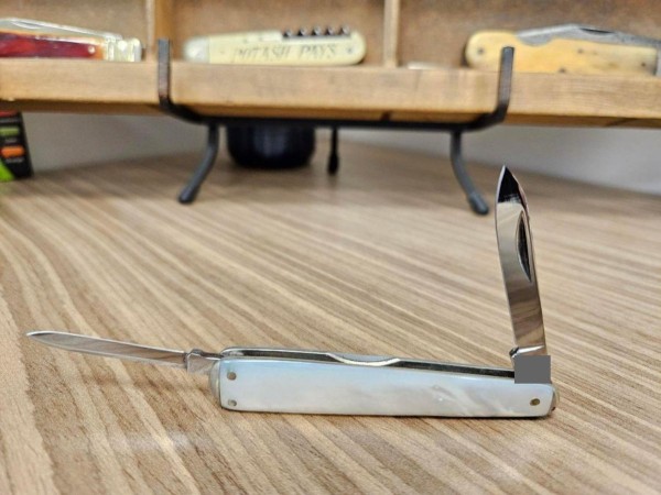 Mystery knife 23.jpg