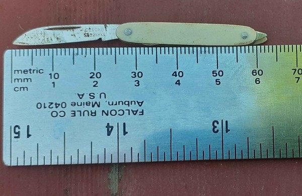 Stamp only says Czecho-slovakia. Very slim, scales are just flat plastic/celluloid.