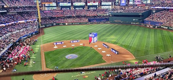 Home Run Derby player introductions
