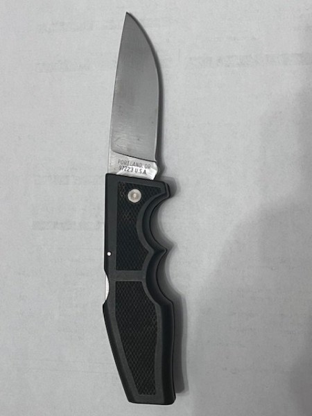 This appears to be a unique blade shape for the Gators that I can find.