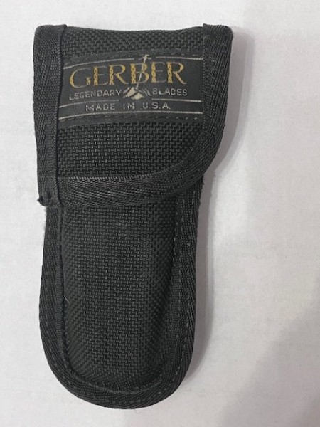 Sheath doesn't have &quot;Gator&quot; on it.