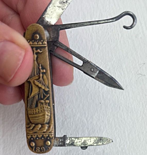 knife 02.jpg