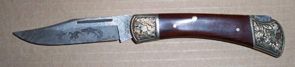 100_2911d---damascus folding knife--900px.jpg