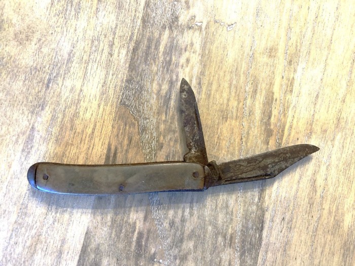 john knife.jpg