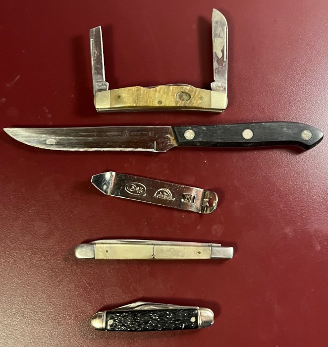 A Steel Warrior Congress, Henckles steak knife, a SMKW/Case Church Key, a Sabre melon tester, and a Prov Cutlery jack knife.