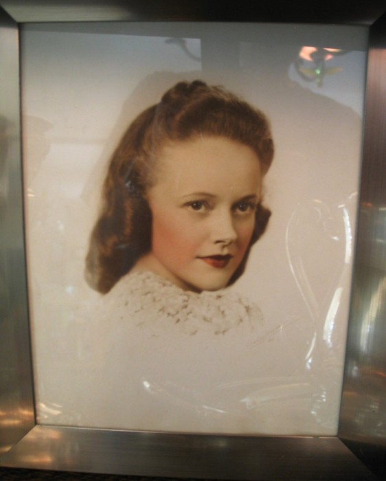 Mom at 20.JPG