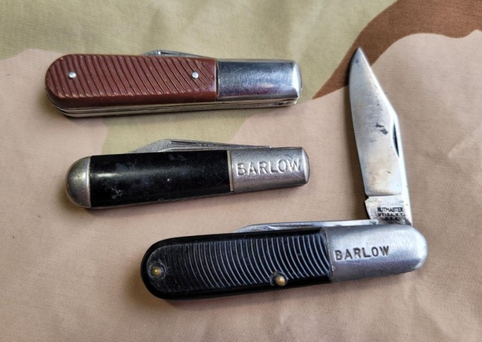 Kutmaster and a couple shell knives.jpg