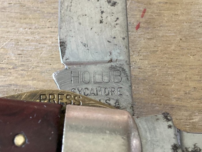HOLUB TANG.jpg