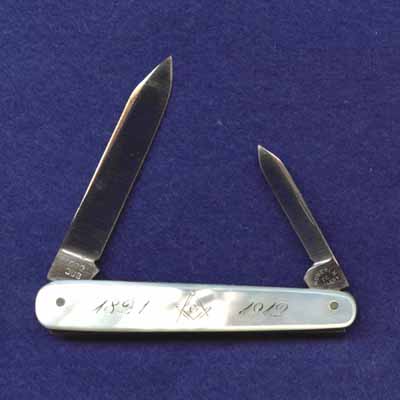 722388 Masonic knife. Back side.