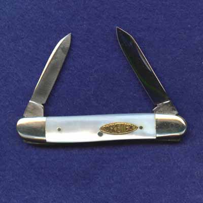 2 13/16" serpentine pen with gold<br />toned POCKETEZE shield.<br />Pattern number 722458.