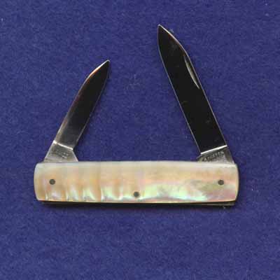 2 1/2" fancy pearl.<br />Pattern number 723587.