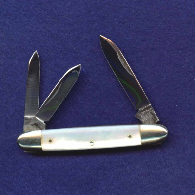 2 3/4" equal-end whittler.<br />Pattern number 732064.