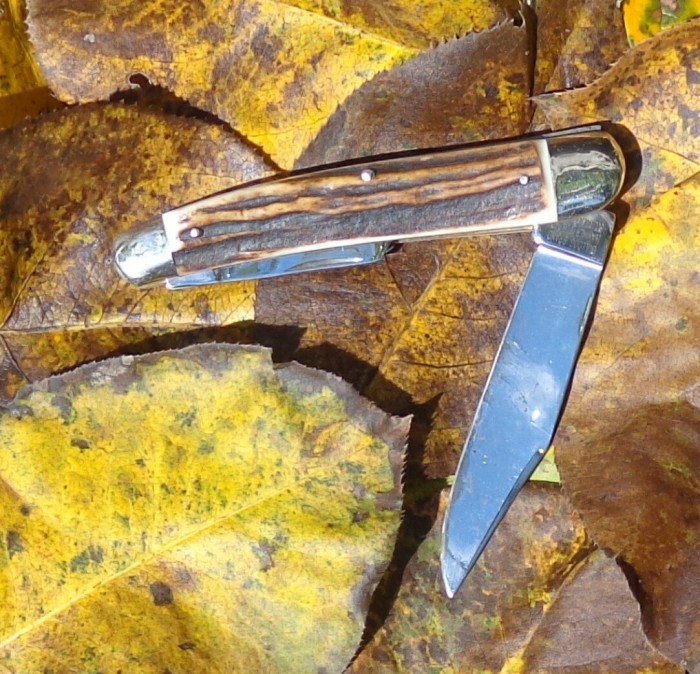 Bulldog whittler