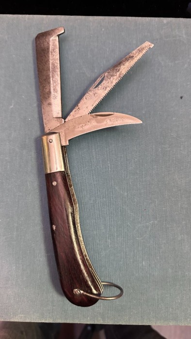 mystery knife.jpg