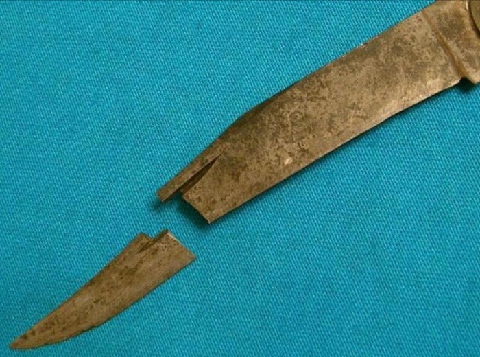 Before Repair. MY item, NOT my picture(s).