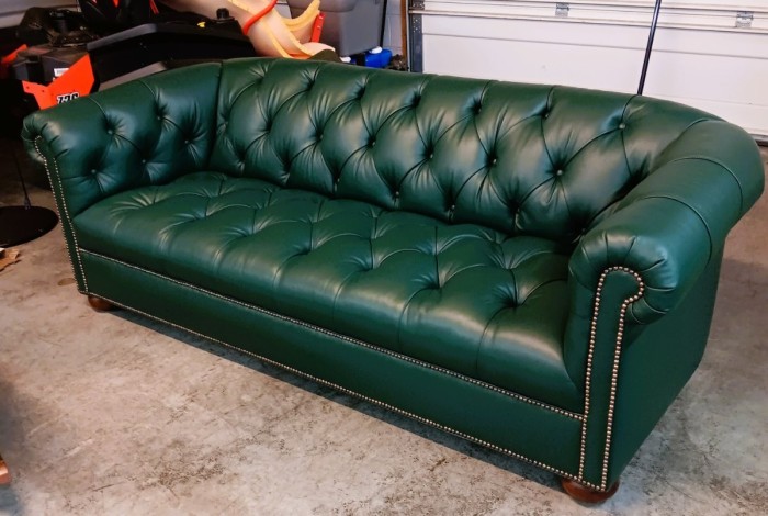TuftedSofa2.jpg