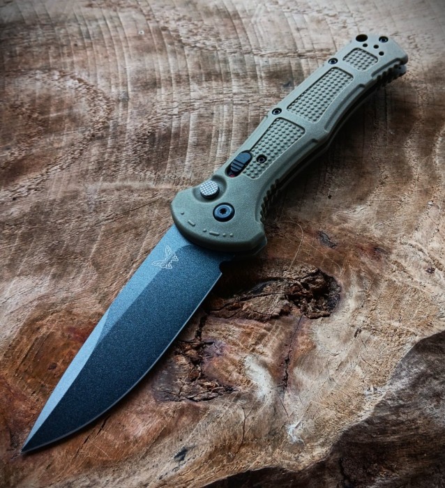 Benchmade9070BK-1Claymore.jpg