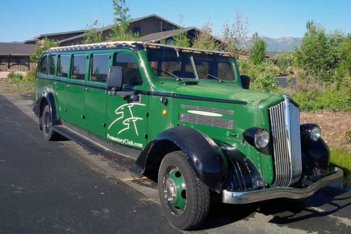 Checker bus 1939.jpg