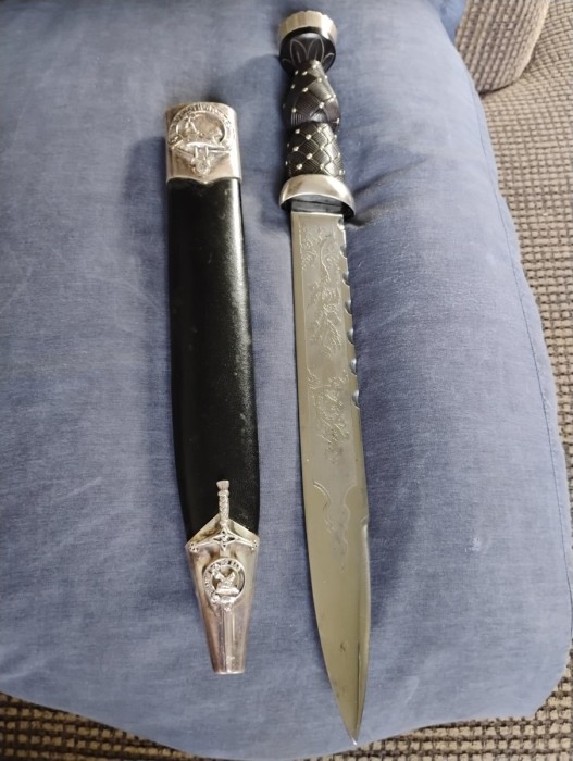 17 in. scottish dirk
