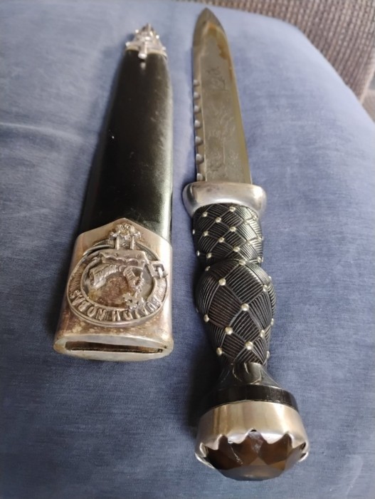17 in. scottish dirk