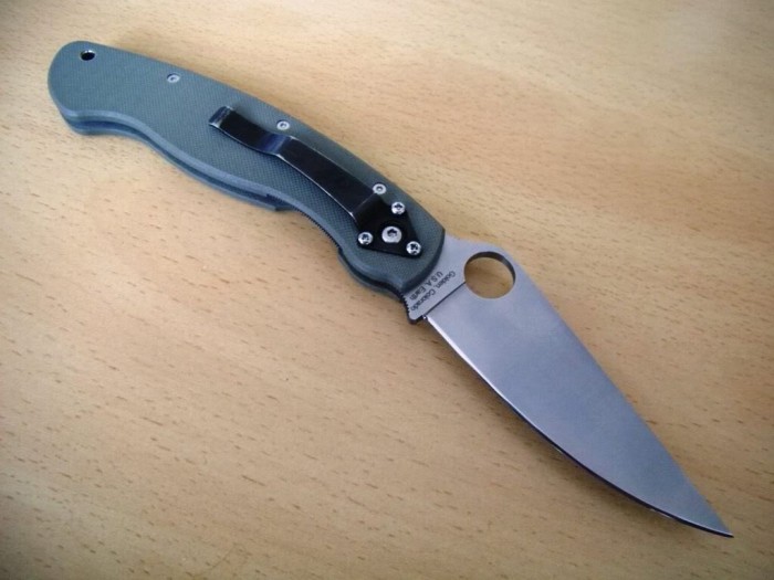 Spyderco-Military-CPM-D2-edge-pics-2.jpg