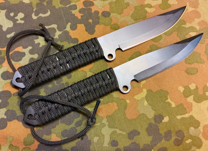 Both Blades Are Actually Black. <br />The Same As In The First Picture.