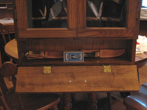 storage for boxes, sheaths, ect.