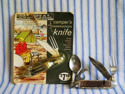 These can be found with 2 different fork prongs. The "wide" one, as shown, and one with "thin" prongs.