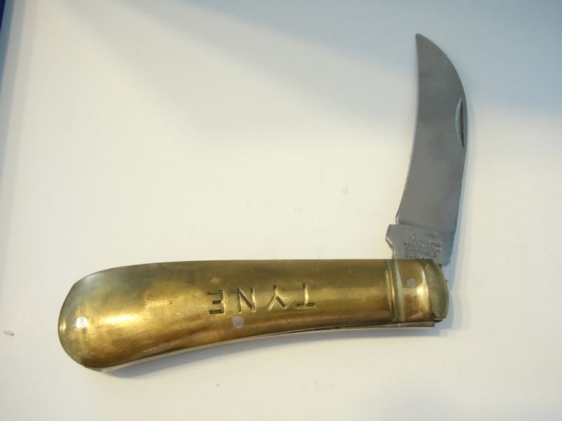 Vintage Tyne IXL George Wostenholm England Pocket Knife-2.jpg