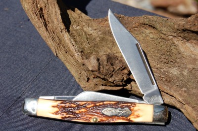UH886 S.C.C on left + two HU885 Schrade knives.